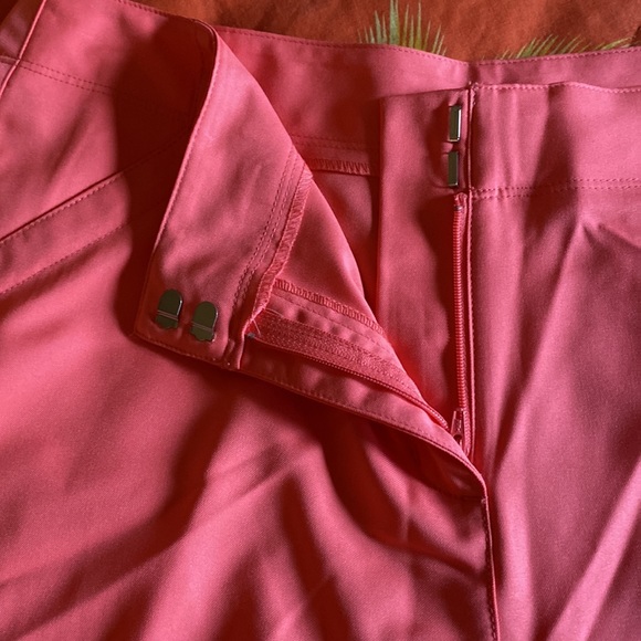 Cute and stylish. Very flattering shorts - Picture 5 of 8